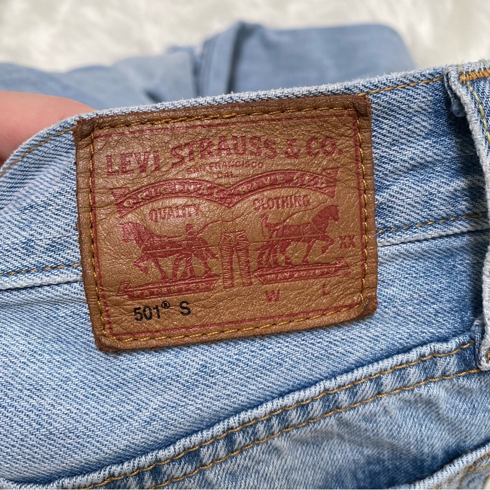 Levi’s 501 straight leg ripped jeans - Picture 10 of 10